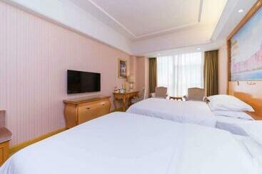 Vienna Hotel Shenzhen Baoneng City Plaza