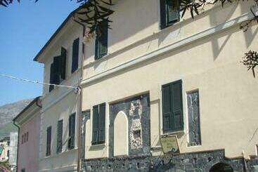 Ospitalia Del Mare Hostel