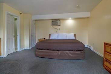 فندق Classic Inn