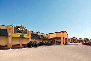 هتل Econo Lodge Choice S I 95 Savannah Gateway 24 Hour Fitness Center On Site Guest Laundry On Site Perk