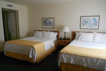 Отель Hawthorn Extended Stay By Wyndham Green Bay