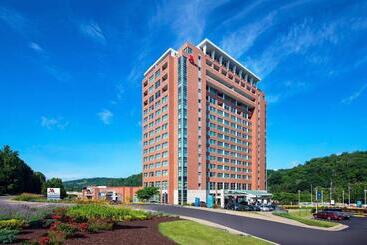 هتل Morgantown Marriott At Waterfront Place