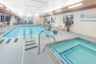 هتل Ramada Limited Bismarck