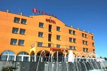 Отель Ramada Ticinum