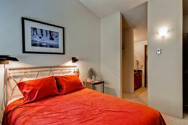 هتل Torian Plum Plaza 207