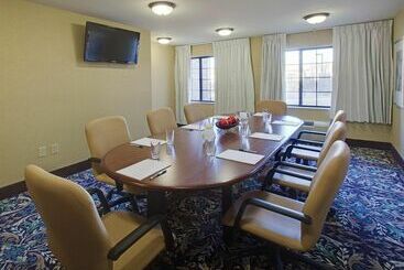 هتل Staybridge Suites Lincoln I 80, An Ihg