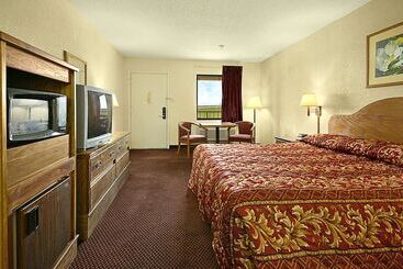 酒店 Super 8 By Wyndham Rayville