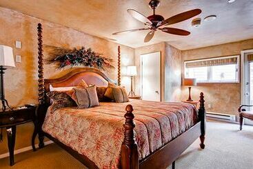 هتل Vail Spa Condominiums By East West Destination Hospitality