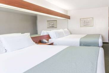 Microtel Inn & Suites Marianna