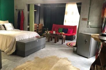 هتل Casa Conicarit