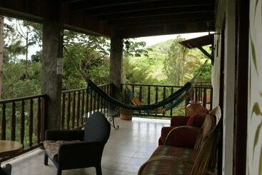 酒店 Mamallena Ecolodge