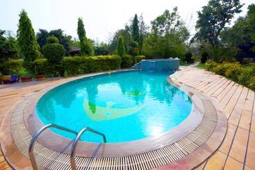 בית מלון כפרי Vraksh Resort