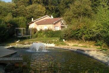 住宿加早餐 Le Jardin Ombragé