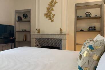 Bed and Breakfast Le Mas Aux Cedres   Teritoria