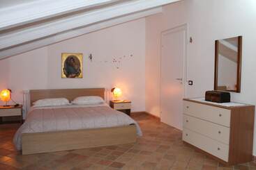 住宿加早餐 Mansarda Viti