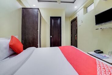 בית מלון כפרי Amrut Executive By Oyo Rooms