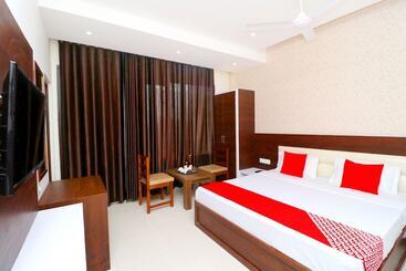 酒店 Dreamland By Oyo Rooms