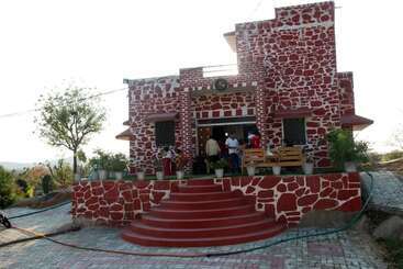 فندق Hariyav Garh Resort