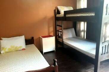 호텔 Majestic Mt Pinatubo Tour And Homestay