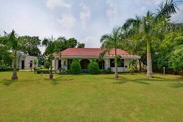 호텔 Oyo Home 16133 2bhk Luxury Farmhouse