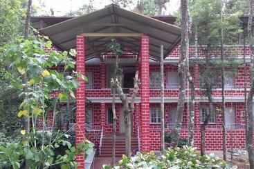 בית מלון כפרי River Near Coorg