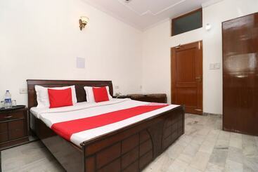 בית מלון כפרי Singh's 11 By Oyo Rooms