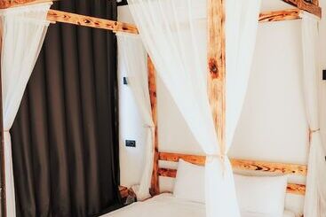 هتل Sapanca Taş Ev & Bungalow