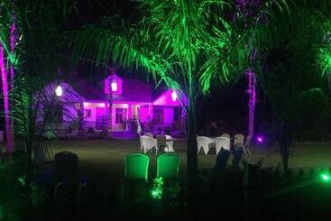 ホテル The Brook Resort