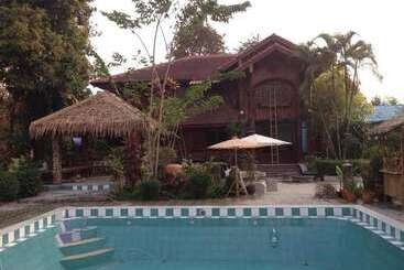 Hotel Villa Aden Organic Resort Nakornnayok