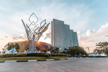 Пансион Grand Kamala Lagoon