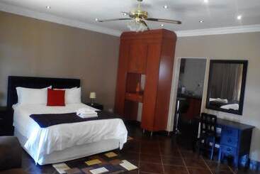 פנסיון Mmakosha Lodge