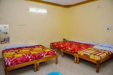 Pepy Mahathi Resort And Spa   Hostel