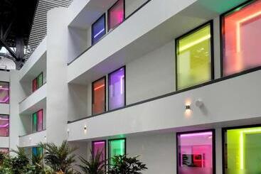 Yotelair Istanbul Airport Airside