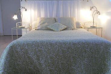 ベッドアンドブレックファースト Domaine D'harlot