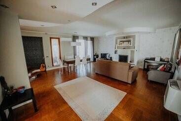 住宿加早餐  Stone House