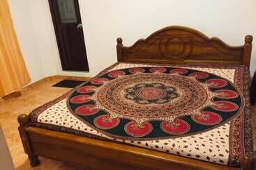 مبيت وإفطار The Toropi Home Stay