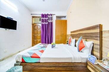 בית מלון כפרי Fabexpress Sky Residency