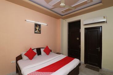 酒店 Gurudham Vrindavan By Oyo Rooms