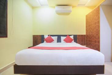 酒店 Rashi Farms By Oyo Rooms