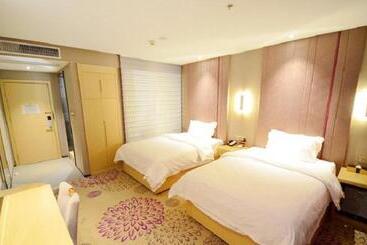 Lavande Hotel Wuhan Nanhu Walmart Store