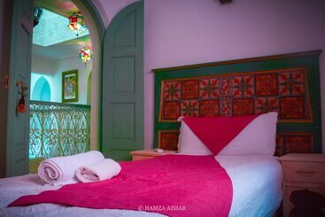 پانسیون Honeysunckle