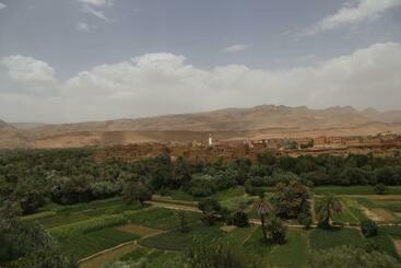 پانسیون Auberge Le Lac Garden Of Eden