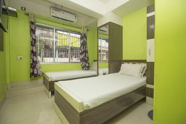 Spot On 38642 Hotel Sarojini Palace