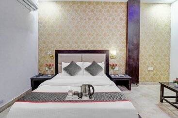 Townhouse 1012 Hotel Dell Inn