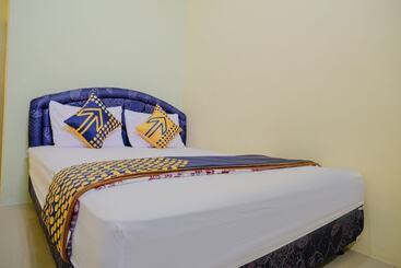فندق صغير Spot On 2431 Tf Homestay