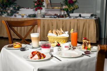 Károlyi Kastély Hotel & Restaurant