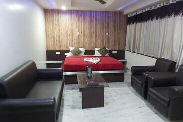בית מלון כפרי Neelam Palace