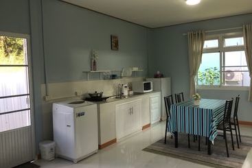 پانسیون Country House Khokngam