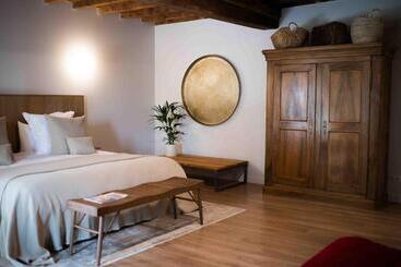 تختخواب و صبحانه Clos De La Barbanne