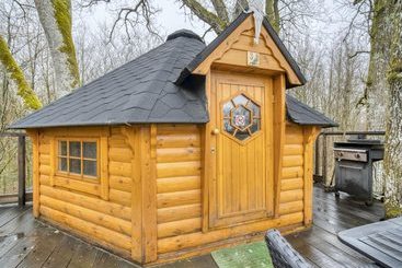 Сельский дом Captivating Bungalow In Lagrange With Garden
